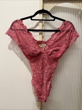 Gorgeous Women's Lace Bodysuit - Dusty Rose sz M